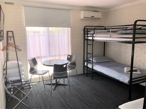 Amaroo Motel
