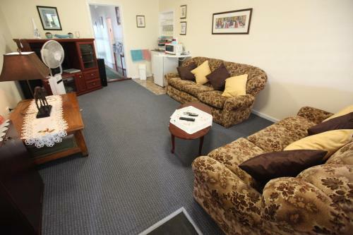 Hostal Jacaranda Guest House