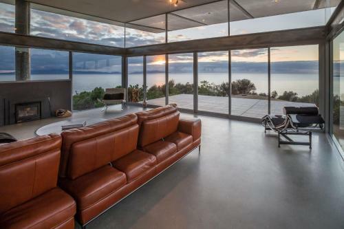 Villa Avalon Coastal Retreat