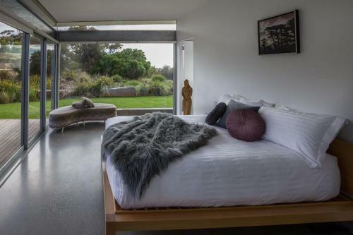 Villa Avalon Coastal Retreat