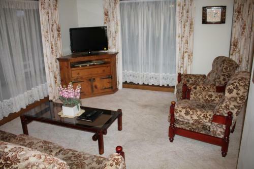 Lone Pine Motel