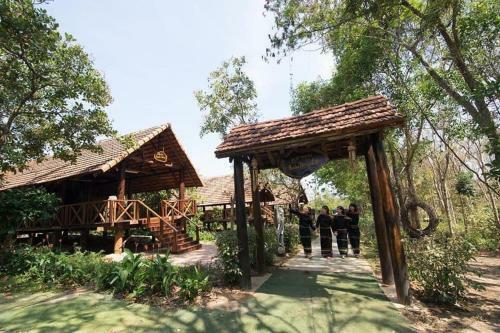 Lodge Troh B?'s P? Lang Homestay