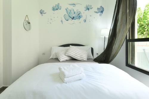 Luxury Living At Achziv Beach Apartment