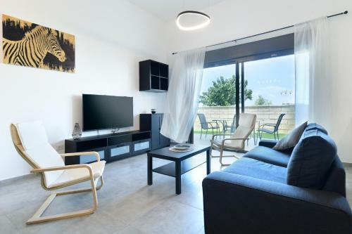 Luxury Living At Achziv Beach Apartment