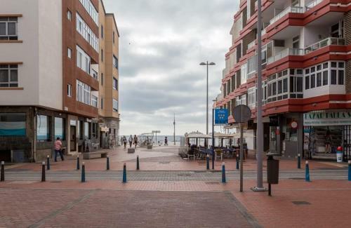 Apartamento 702 Bright Beachfront Studio
