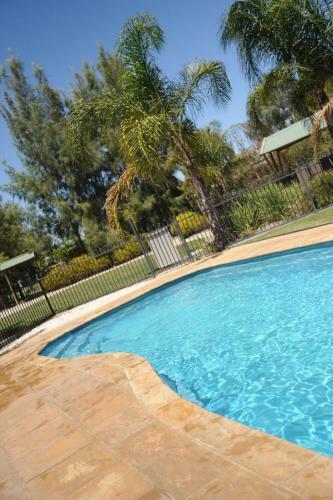 Hotel Winbi River Resort
