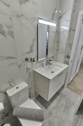 Apartamento Malib� Canteras Studio 8 - Playa, Wifi, Smarttv, AC