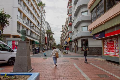 Two-bedroom Apartment In Las Canteras Beach With Wifi