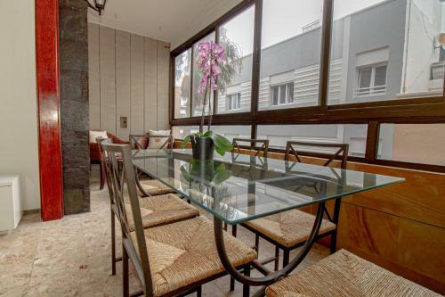 Two-bedroom Apartment In Las Canteras Beach With Wifi