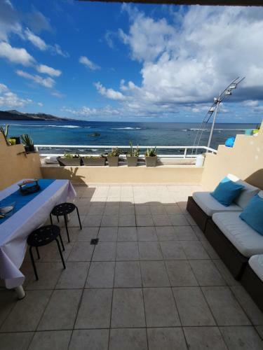 Pura Vida Las Canteras Apartment