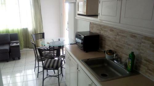 Beach Stroll 1 Bedroom Apartment