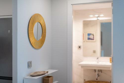 Suite Lux Apartment. 80m From Beach. Freeparking.