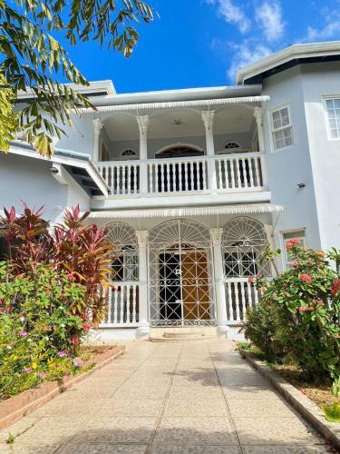 5-bed Villa And Pool In Runaway Bay Jamaica