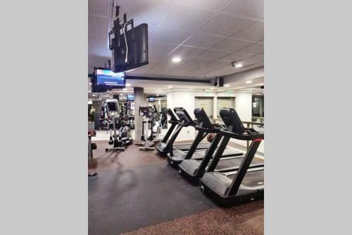 Stylish Private Garden Apartment W/ A Pool & Gym.