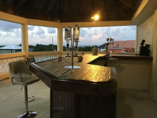 Hostal Cool Breeze Discovery Bay