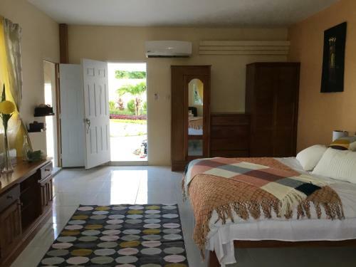 Hostal Cool Breeze Discovery Bay