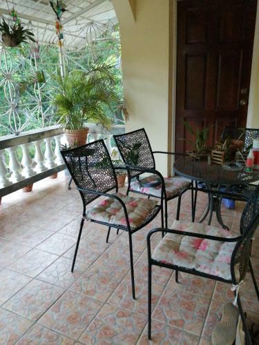 Comfortable Room In Shared House. Private Bathroom