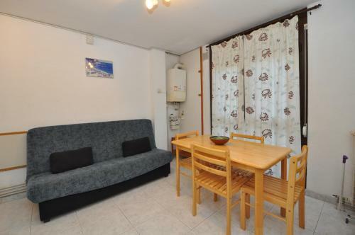 Apartment Bond