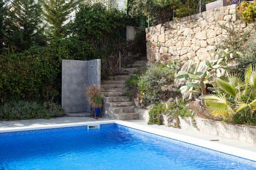 Villa Holiday House In A Garden With View