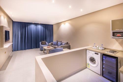 Hotel Kyona Purple -al Qurayat
