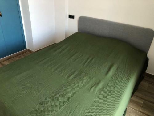 Apartamento Piso En Coraz�n de Fenals. Playas, Piscina, Terraza.