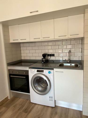 Apartamento Piso En Coraz�n de Fenals. Playas, Piscina, Terraza.