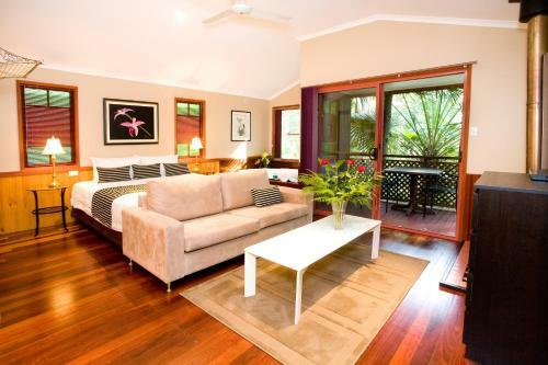Hotel Amore On Buderim Rainforest Cabins