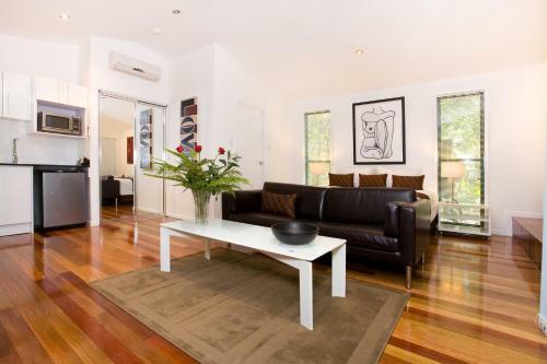 Hotel Amore On Buderim Rainforest Cabins