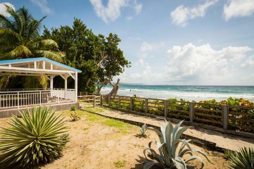 Villa Les Amandiers 8 Chambres Face � La Mer!