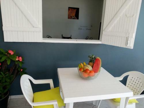 Comme Chez Vous.