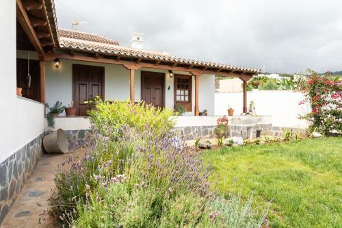 Home2book Luxury El Bebedero de Los Sauces's House