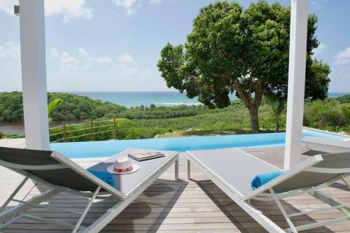 The View - Magnifique Villa Face � La Mer
