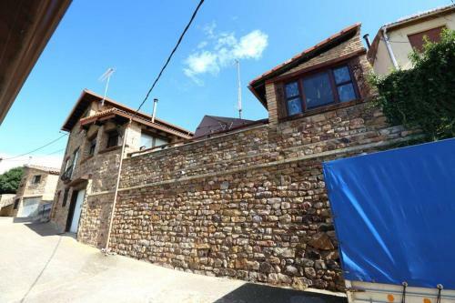 Casa Tur�stica ''los Chaleco'' En Lumbreras Con Terraza Privada.