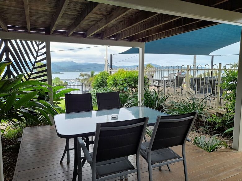 Aparthotel Airlie Apartments