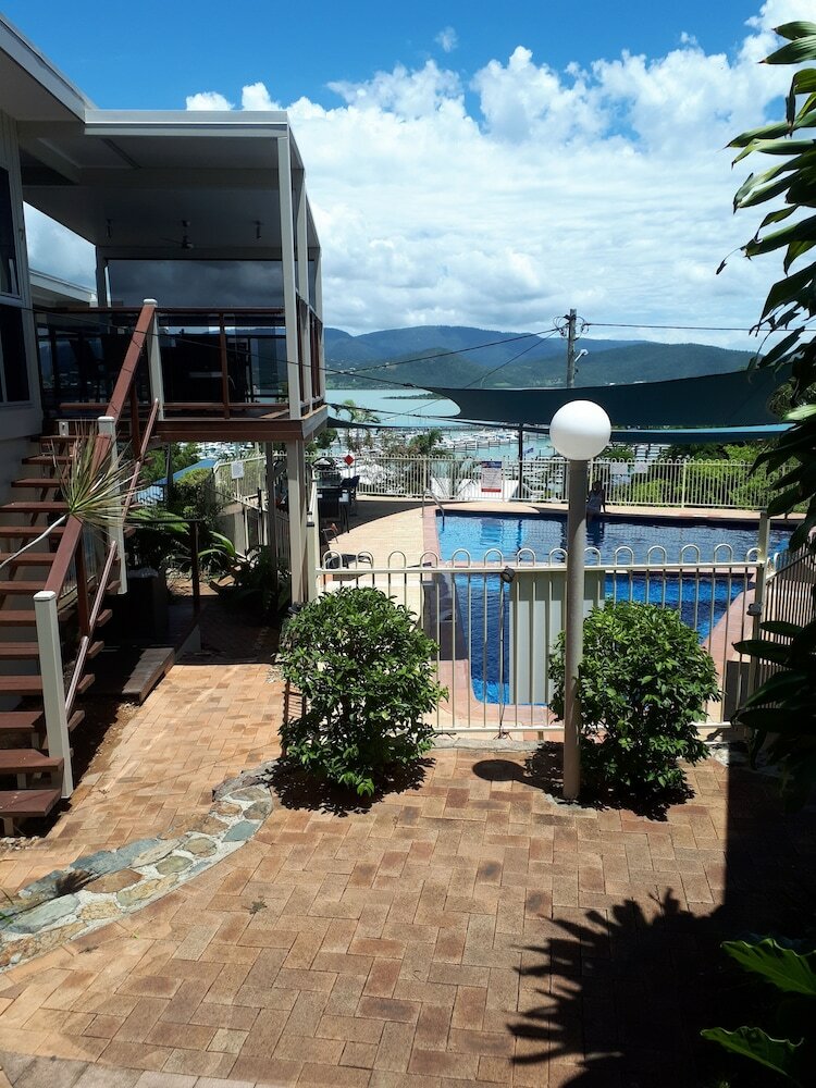 Aparthotel Airlie Apartments