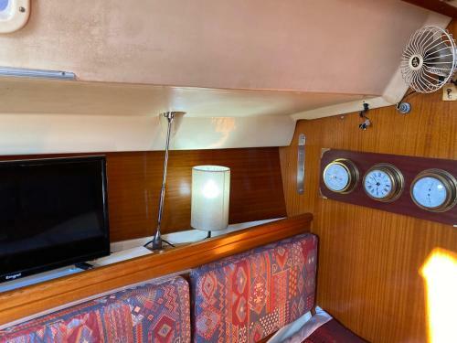 Welcome Aboard Yacht Cruiser!