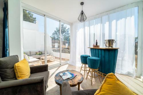 Luxury 3 Bed Towhouse Near Sotogrande With Views