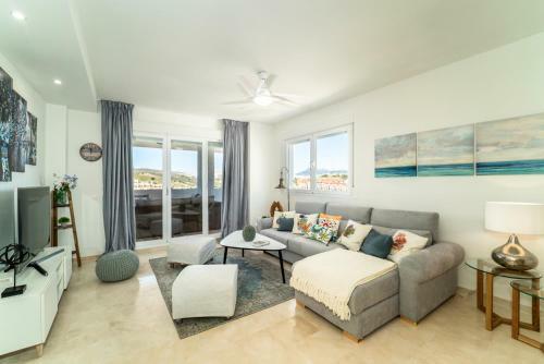 Apartamento Duquesa Dreams - 2 Bed/2 Bath Apt With Panoramic Golf Course And Mountain View