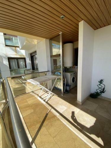 Puerto De La Duquesa Beachfront Apartment