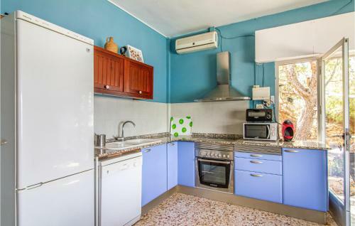 Stunning Home In Mazarr�n With 4 Bedrooms