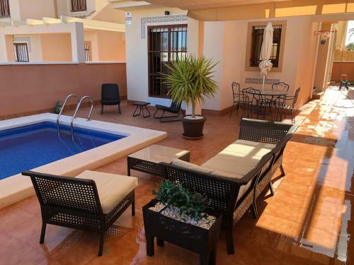 Villa In Mazarr�n With Swimmingpool