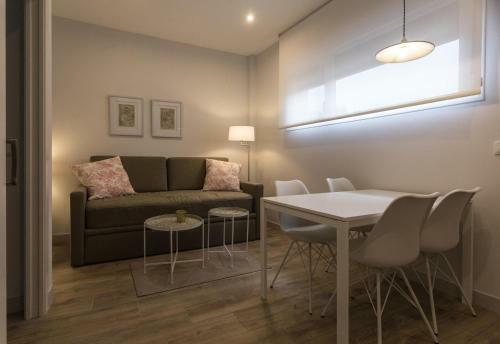 Tria Nomina Apartamentos Tur�sticos