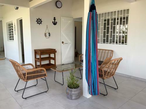 Jolie Villa Avec Piscine Au Bord de L'eau