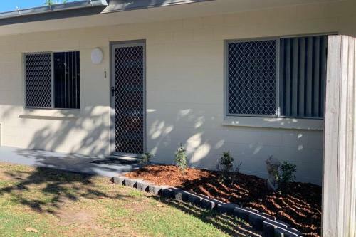 Andergrove Home With A Garden View-wi-fi & Netflix