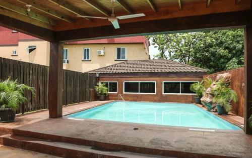 Apartamento Jamrock Suites