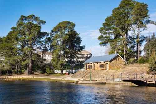 Lake Daylesford Apartment 2 Spa