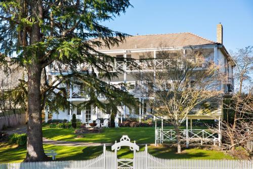 Lake Daylesford Apartment 2 Spa