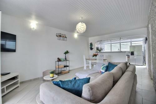 Villa Perle D'or, Dans Bourg de Sainte-anne, Jacuzzi, Plage � 5' � Pied