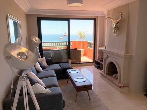 Luxury Sea View Apartment, 3 Bedrooms, Wifi