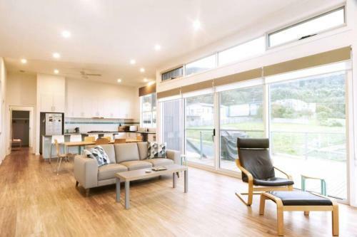 Ocean Loft - Oceanview ~pet Friendly ~ Free Wifi